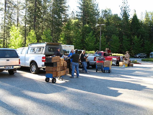 NC Show 02 - Dealings in the parking lot before show.JPG